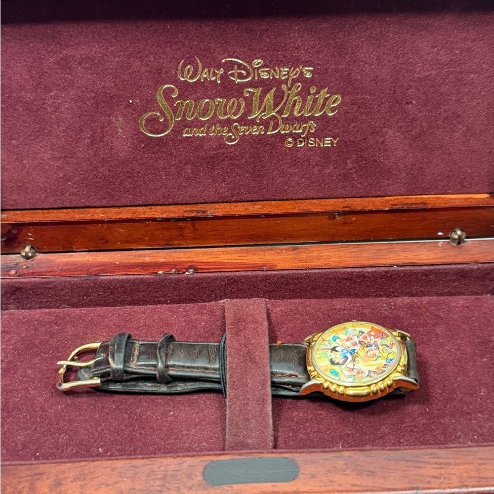Working! 1994 Disney Snow White Someday My Prince Will Come LTD Watch Boxed - Picture 2 of 12